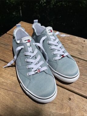 TOMMY HILFIGER ODESI LACE-UP SNEAKER Sz 10